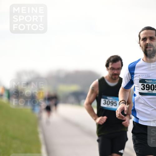 12.04.2026 - 45. Internationalen Wilhelmsburger Insellauf Dr. Thomas Lammeyer http://msf.ph/oto/9441272 12.04.2026 10:07:43 Laufen 3095, 3905 meine-sportfotos.de