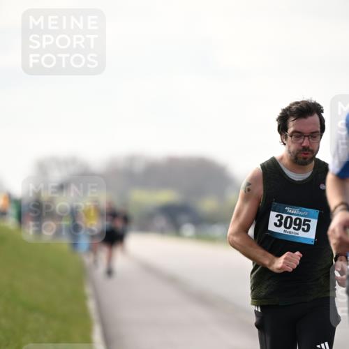 12.04.2026 - 45. Internationalen Wilhelmsburger Insellauf Dr. Thomas Lammeyer http://msf.ph/oto/9441276 12.04.2026 10:07:44 Laufen 45, 3095 meine-sportfotos.de