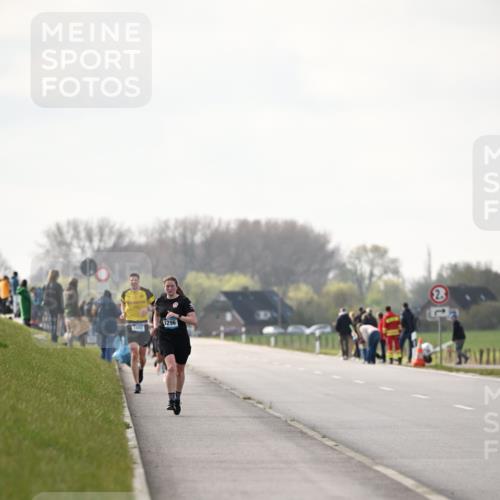 12.04.2026 - 45. Internationalen Wilhelmsburger Insellauf Dr. Thomas Lammeyer http://msf.ph/oto/9441294 12.04.2026 10:07:47 Laufen 2402, 3296, 2 meine-sportfotos.de