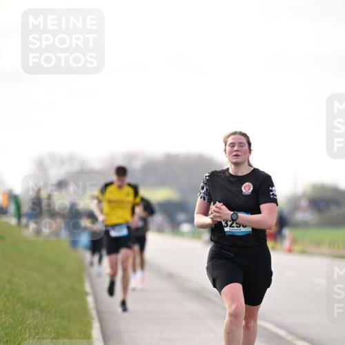 12.04.2026 - 45. Internationalen Wilhelmsburger Insellauf Dr. Thomas Lammeyer http://msf.ph/oto/9441317 12.04.2026 10:07:57 Laufen 325 meine-sportfotos.de