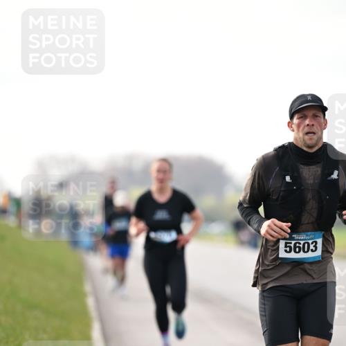 12.04.2026 - 45. Internationalen Wilhelmsburger Insellauf Dr. Thomas Lammeyer http://msf.ph/oto/9441391 12.04.2026 10:08:09 Laufen 56, 45, 5603 meine-sportfotos.de