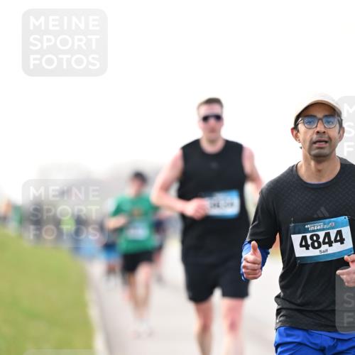 12.04.2026 - 45. Internationalen Wilhelmsburger Insellauf Dr. Thomas Lammeyer http://msf.ph/oto/9441451 12.04.2026 10:08:19 Laufen 4844 meine-sportfotos.de