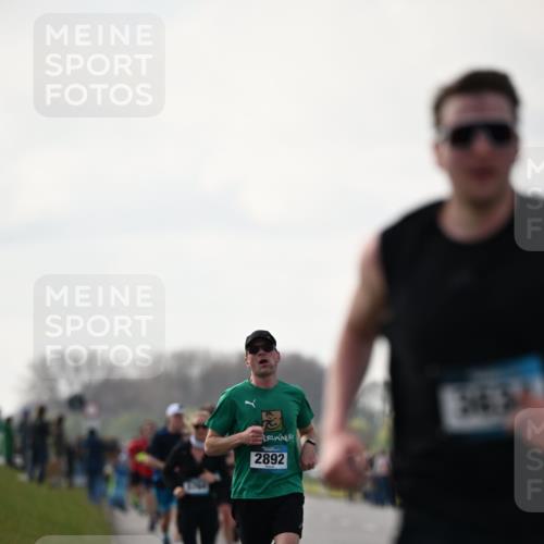 12.04.2026 - 45. Internationalen Wilhelmsburger Insellauf Dr. Thomas Lammeyer http://msf.ph/oto/9441459 12.04.2026 10:08:22 Laufen 2892 meine-sportfotos.de