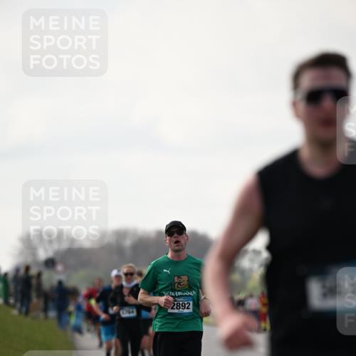 12.04.2026 - 45. Internationalen Wilhelmsburger Insellauf Dr. Thomas Lammeyer http://msf.ph/oto/9441460 12.04.2026 10:08:22 Laufen 1764, 2892 meine-sportfotos.de