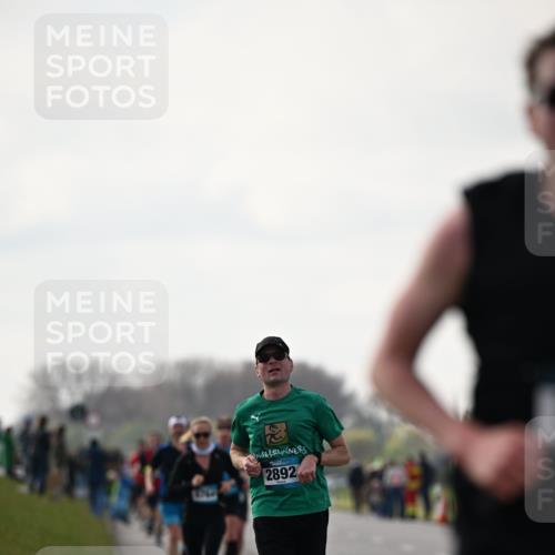 12.04.2026 - 45. Internationalen Wilhelmsburger Insellauf Dr. Thomas Lammeyer http://msf.ph/oto/9441462 12.04.2026 10:08:22 Laufen 2892 meine-sportfotos.de
