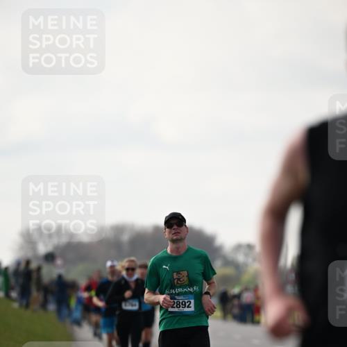 12.04.2026 - 45. Internationalen Wilhelmsburger Insellauf Dr. Thomas Lammeyer http://msf.ph/oto/9441463 12.04.2026 10:08:22 Laufen 2892 meine-sportfotos.de