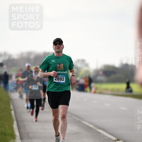 12.04.2026 - 45. Internationalen Wilhelmsburger Insellauf Dr. Thomas Lammeyer http://msf.ph/oto/9441466 12.04.2026 10:08:23 Laufen 2892 meine-sportfotos.de