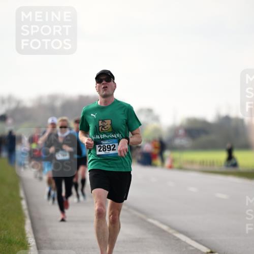 12.04.2026 - 45. Internationalen Wilhelmsburger Insellauf Dr. Thomas Lammeyer http://msf.ph/oto/9441468 12.04.2026 10:08:23 Laufen 2892 meine-sportfotos.de