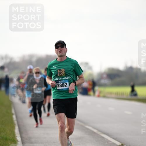12.04.2026 - 45. Internationalen Wilhelmsburger Insellauf Dr. Thomas Lammeyer http://msf.ph/oto/9441469 12.04.2026 10:08:23 Laufen 2892 meine-sportfotos.de