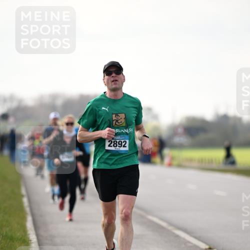 12.04.2026 - 45. Internationalen Wilhelmsburger Insellauf Dr. Thomas Lammeyer http://msf.ph/oto/9441471 12.04.2026 10:08:24 Laufen 2892 meine-sportfotos.de