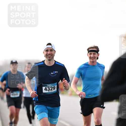 12.04.2026 - 45. Internationalen Wilhelmsburger Insellauf Dr. Thomas Lammeyer http://msf.ph/oto/9441492 12.04.2026 10:08:31 Laufen 4329 meine-sportfotos.de