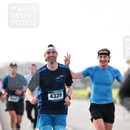 12.04.2026 - 45. Internationalen Wilhelmsburger Insellauf Dr. Thomas Lammeyer http://msf.ph/oto/9441494 12.04.2026 10:08:31 Laufen 4329 meine-sportfotos.de