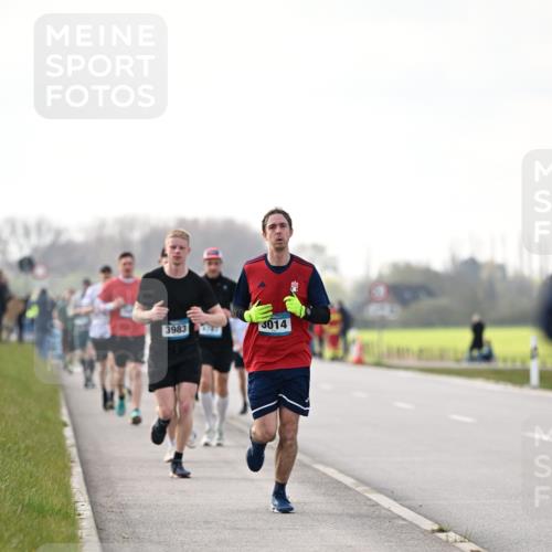 12.04.2026 - 45. Internationalen Wilhelmsburger Insellauf Dr. Thomas Lammeyer http://msf.ph/oto/9441527 12.04.2026 10:08:37 Laufen 3983, 3014 meine-sportfotos.de