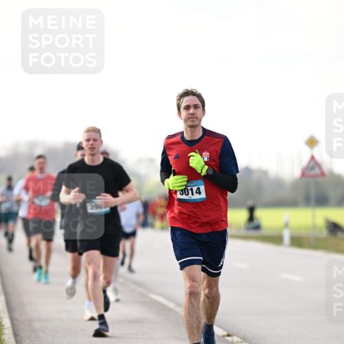 12.04.2026 - 45. Internationalen Wilhelmsburger Insellauf Dr. Thomas Lammeyer http://msf.ph/oto/9441543 12.04.2026 10:08:40 Laufen 398, 3014 meine-sportfotos.de