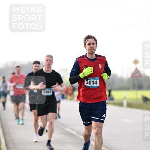 12.04.2026 - 45. Internationalen Wilhelmsburger Insellauf Dr. Thomas Lammeyer http://msf.ph/oto/9441546 12.04.2026 10:08:40 Laufen 3983, 3014 meine-sportfotos.de