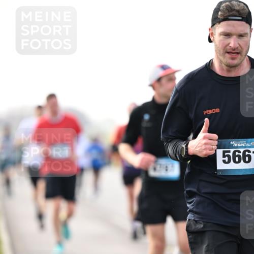 12.04.2026 - 45. Internationalen Wilhelmsburger Insellauf Dr. Thomas Lammeyer http://msf.ph/oto/9441578 12.04.2026 10:08:45 Laufen 908, 45, 5661 meine-sportfotos.de