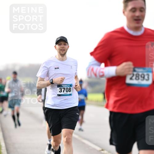 12.04.2026 - 45. Internationalen Wilhelmsburger Insellauf Dr. Thomas Lammeyer http://msf.ph/oto/9441603 12.04.2026 10:08:49 Laufen 3708, 2893 meine-sportfotos.de
