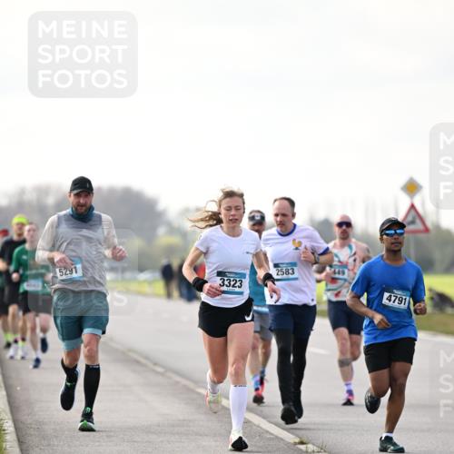 12.04.2026 - 45. Internationalen Wilhelmsburger Insellauf Dr. Thomas Lammeyer http://msf.ph/oto/9441632 12.04.2026 10:08:53 Laufen 5291, 3323, 2583, 449, 4791 meine-sportfotos.de