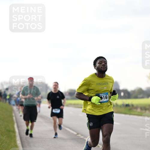 12.04.2026 - 45. Internationalen Wilhelmsburger Insellauf Dr. Thomas Lammeyer http://msf.ph/oto/9441714 12.04.2026 10:09:06 Laufen 316 meine-sportfotos.de
