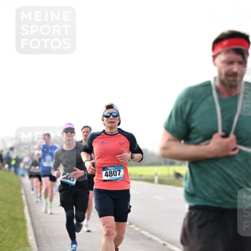 12.04.2026 - 45. Internationalen Wilhelmsburger Insellauf Dr. Thomas Lammeyer http://msf.ph/oto/9441756 12.04.2026 10:09:12 Laufen 5843, 4807 meine-sportfotos.de