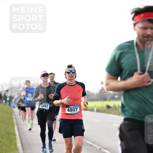 12.04.2026 - 45. Internationalen Wilhelmsburger Insellauf Dr. Thomas Lammeyer http://msf.ph/oto/9441757 12.04.2026 10:09:12 Laufen 5843, 4807 meine-sportfotos.de