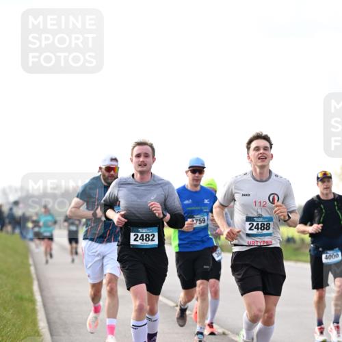 12.04.2026 - 45. Internationalen Wilhelmsburger Insellauf Dr. Thomas Lammeyer http://msf.ph/oto/9441826 12.04.2026 10:09:24 Laufen 112, 2482, 759, 2488, 4000 meine-sportfotos.de