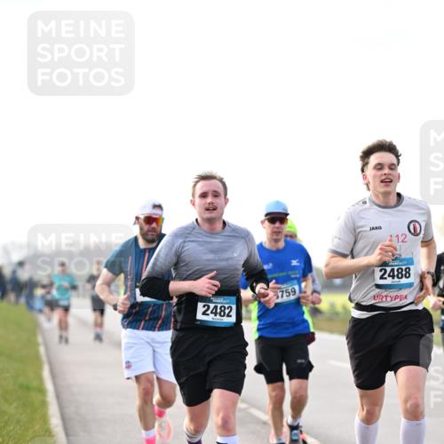 12.04.2026 - 45. Internationalen Wilhelmsburger Insellauf Dr. Thomas Lammeyer http://msf.ph/oto/9441828 12.04.2026 10:09:24 Laufen 412, 2482, 759, 2488 meine-sportfotos.de