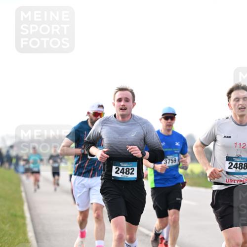 12.04.2026 - 45. Internationalen Wilhelmsburger Insellauf Dr. Thomas Lammeyer http://msf.ph/oto/9441830 12.04.2026 10:09:24 Laufen 112, 2482, 3759, 2488 meine-sportfotos.de