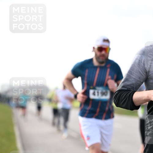12.04.2026 - 45. Internationalen Wilhelmsburger Insellauf Dr. Thomas Lammeyer http://msf.ph/oto/9441838 12.04.2026 10:09:26 Laufen 4190 meine-sportfotos.de
