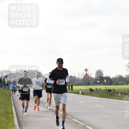 12.04.2026 - 45. Internationalen Wilhelmsburger Insellauf Dr. Thomas Lammeyer http://msf.ph/oto/9441893 12.04.2026 10:09:38 Laufen 5492, 3506, 3945, 441 meine-sportfotos.de