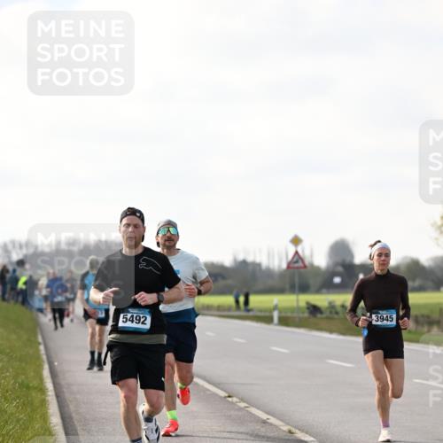 12.04.2026 - 45. Internationalen Wilhelmsburger Insellauf Dr. Thomas Lammeyer http://msf.ph/oto/9441912 12.04.2026 10:09:41 Laufen 3945, 5492 meine-sportfotos.de