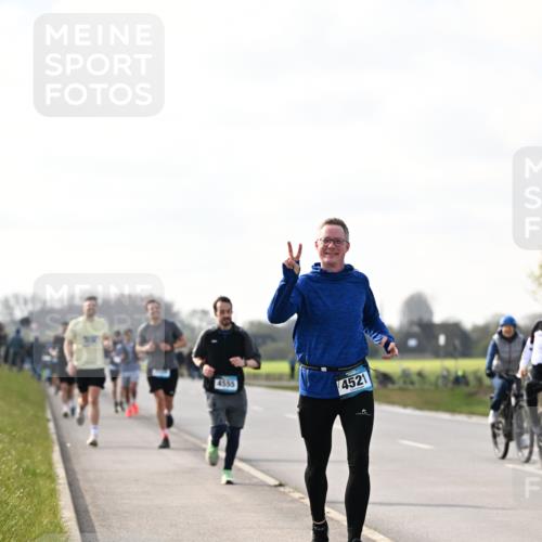 12.04.2026 - 45. Internationalen Wilhelmsburger Insellauf Dr. Thomas Lammeyer http://msf.ph/oto/9441968 12.04.2026 10:09:55 Laufen 4555, 4521 meine-sportfotos.de