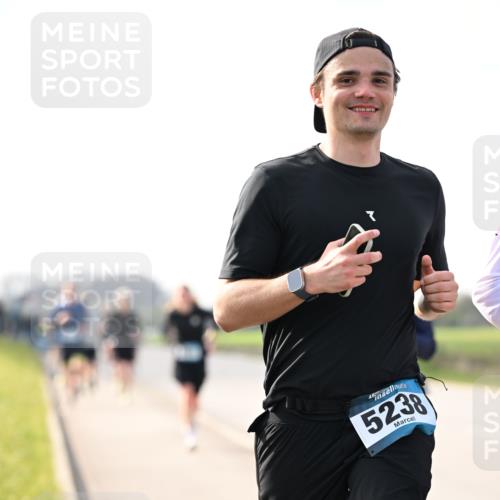 12.04.2026 - 45. Internationalen Wilhelmsburger Insellauf Dr. Thomas Lammeyer http://msf.ph/oto/9442029 12.04.2026 10:10:08 Laufen 7, 45, 5238 meine-sportfotos.de
