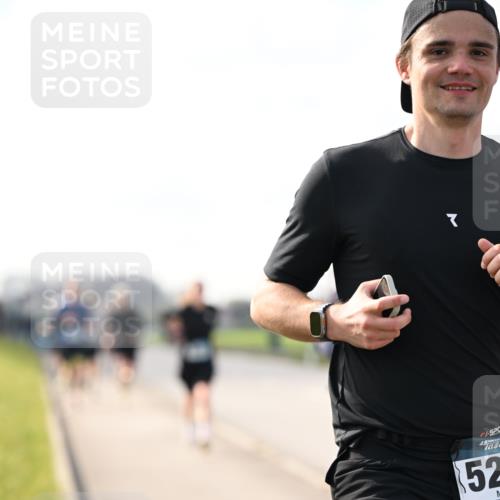 12.04.2026 - 45. Internationalen Wilhelmsburger Insellauf Dr. Thomas Lammeyer http://msf.ph/oto/9442031 12.04.2026 10:10:08 Laufen 45, 520, 52 meine-sportfotos.de
