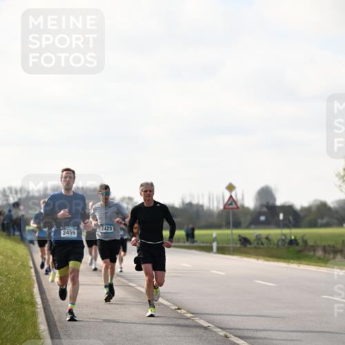 12.04.2026 - 45. Internationalen Wilhelmsburger Insellauf Dr. Thomas Lammeyer http://msf.ph/oto/9442050 12.04.2026 10:10:12 Laufen 2423, 2459 meine-sportfotos.de