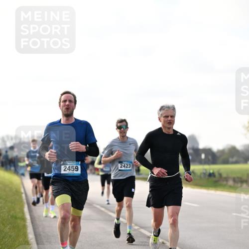12.04.2026 - 45. Internationalen Wilhelmsburger Insellauf Dr. Thomas Lammeyer http://msf.ph/oto/9442064 12.04.2026 10:10:15 Laufen 2459, 2423 meine-sportfotos.de