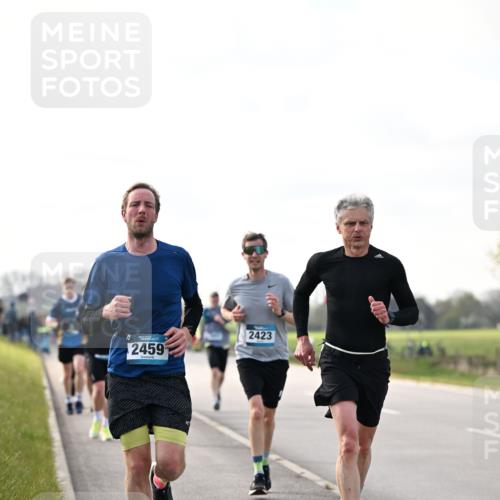 12.04.2026 - 45. Internationalen Wilhelmsburger Insellauf Dr. Thomas Lammeyer http://msf.ph/oto/9442066 12.04.2026 10:10:15 Laufen 2459, 2423 meine-sportfotos.de