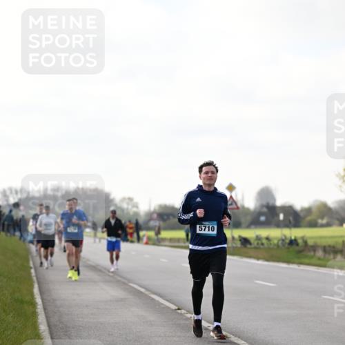 12.04.2026 - 45. Internationalen Wilhelmsburger Insellauf Dr. Thomas Lammeyer http://msf.ph/oto/9442158 12.04.2026 10:10:48 Laufen 400, 5710 meine-sportfotos.de