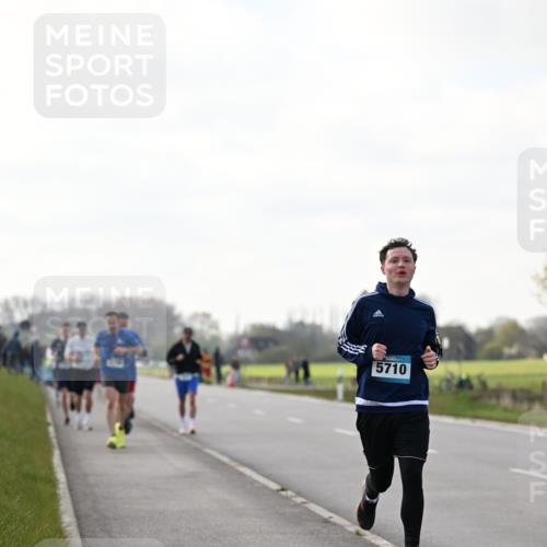 12.04.2026 - 45. Internationalen Wilhelmsburger Insellauf Dr. Thomas Lammeyer http://msf.ph/oto/9442164 12.04.2026 10:10:49 Laufen 5710 meine-sportfotos.de
