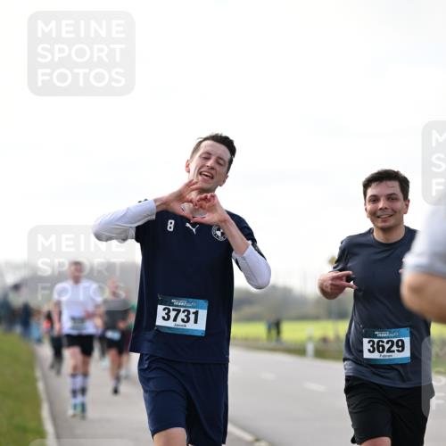 12.04.2026 - 45. Internationalen Wilhelmsburger Insellauf Dr. Thomas Lammeyer http://msf.ph/oto/9442215 12.04.2026 10:11:00 Laufen 8, 4, 3731, 3629 meine-sportfotos.de