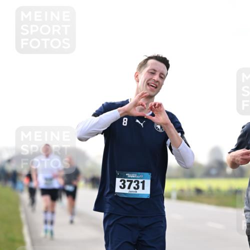 12.04.2026 - 45. Internationalen Wilhelmsburger Insellauf Dr. Thomas Lammeyer http://msf.ph/oto/9442220 12.04.2026 10:11:01 Laufen 8, 3731 meine-sportfotos.de