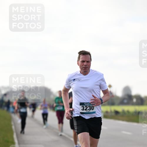 12.04.2026 - 45. Internationalen Wilhelmsburger Insellauf Dr. Thomas Lammeyer http://msf.ph/oto/9442247 12.04.2026 10:11:05 Laufen 3230 meine-sportfotos.de