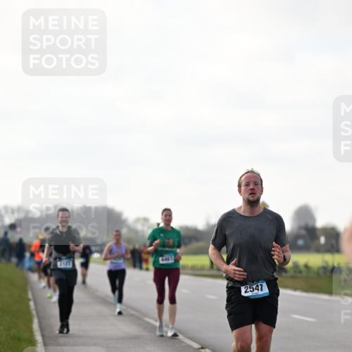 12.04.2026 - 45. Internationalen Wilhelmsburger Insellauf Dr. Thomas Lammeyer http://msf.ph/oto/9442257 12.04.2026 10:11:07 Laufen 21243, 2547 meine-sportfotos.de