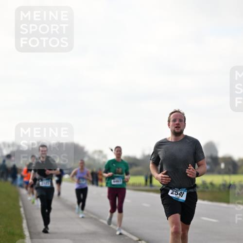 12.04.2026 - 45. Internationalen Wilhelmsburger Insellauf Dr. Thomas Lammeyer http://msf.ph/oto/9442258 12.04.2026 10:11:07 Laufen 2541 meine-sportfotos.de