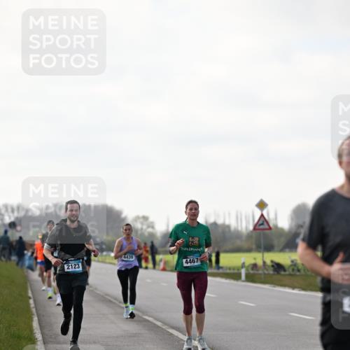 12.04.2026 - 45. Internationalen Wilhelmsburger Insellauf Dr. Thomas Lammeyer http://msf.ph/oto/9442265 12.04.2026 10:11:08 Laufen 4439, 2123, 4467 meine-sportfotos.de