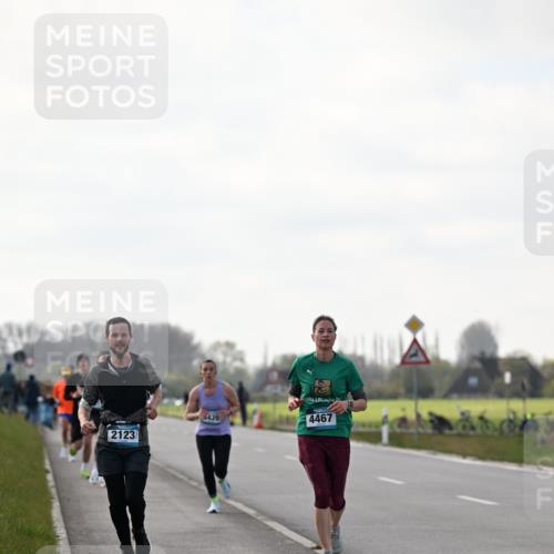 12.04.2026 - 45. Internationalen Wilhelmsburger Insellauf Dr. Thomas Lammeyer http://msf.ph/oto/9442269 12.04.2026 10:11:09 Laufen 4439, 2123, 4467 meine-sportfotos.de