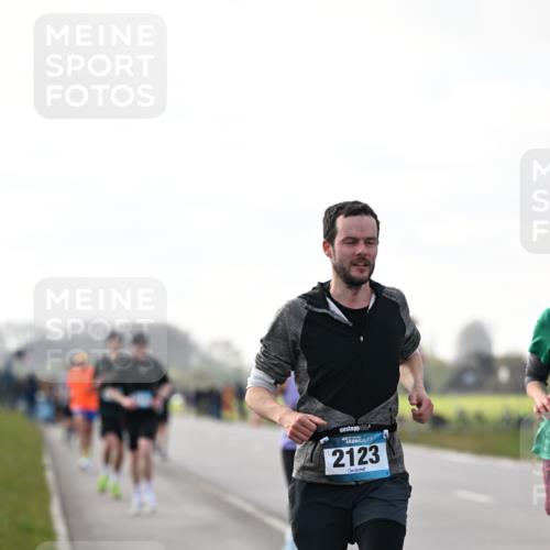 12.04.2026 - 45. Internationalen Wilhelmsburger Insellauf Dr. Thomas Lammeyer http://msf.ph/oto/9442290 12.04.2026 10:11:12 Laufen 2123 meine-sportfotos.de