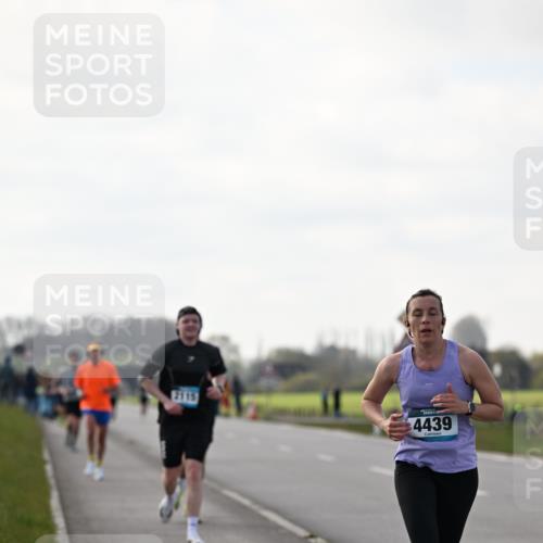 12.04.2026 - 45. Internationalen Wilhelmsburger Insellauf Dr. Thomas Lammeyer http://msf.ph/oto/9442304 12.04.2026 10:11:14 Laufen 2115, 4439 meine-sportfotos.de