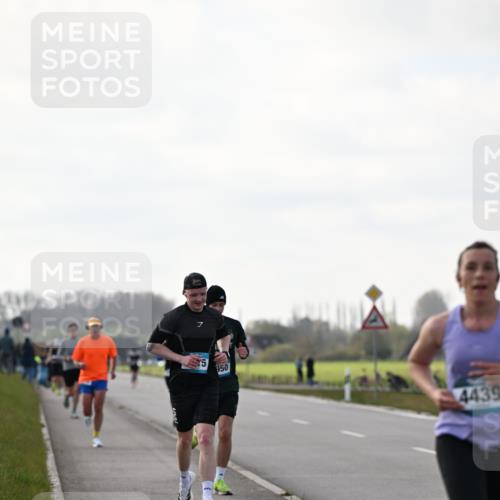 12.04.2026 - 45. Internationalen Wilhelmsburger Insellauf Dr. Thomas Lammeyer http://msf.ph/oto/9442306 12.04.2026 10:11:15 Laufen 5, 950, 4439 meine-sportfotos.de