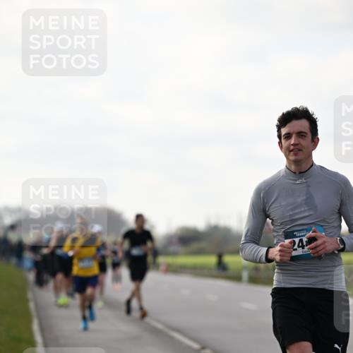 12.04.2026 - 45. Internationalen Wilhelmsburger Insellauf Dr. Thomas Lammeyer http://msf.ph/oto/9442353 12.04.2026 10:11:29 Laufen 24 meine-sportfotos.de